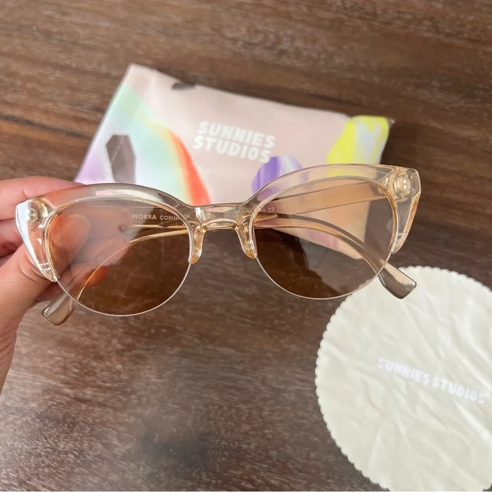 NWOT Sunnies Studios Sunglasses